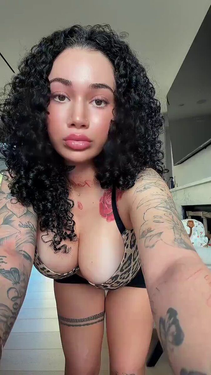 Bhad Bhabie red carpet moment