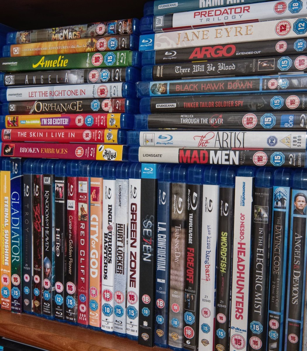 Christopher Nolan on owning physical movies (photo 2 of 2)