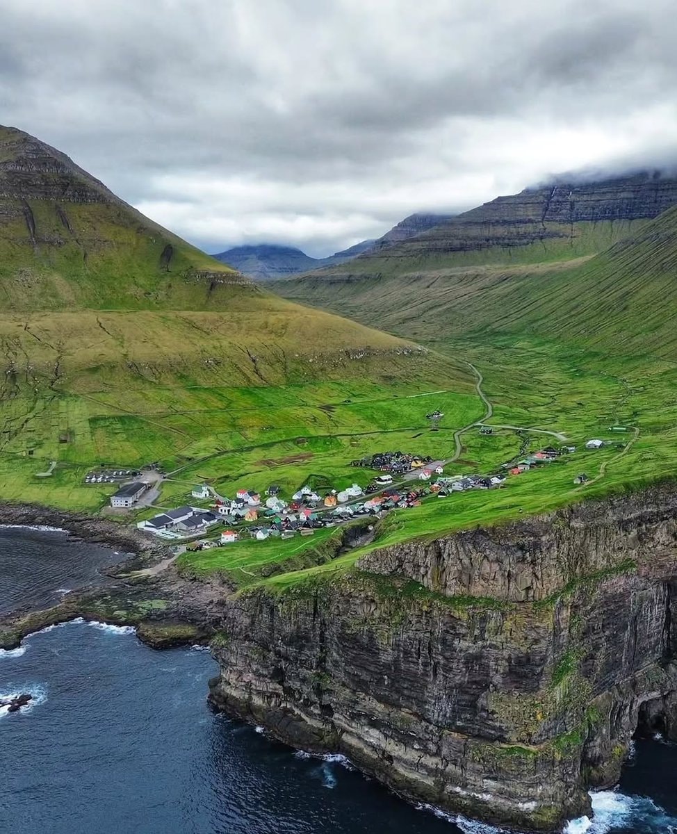 Beautiful Faroe Islands village (photo 3 of 4)