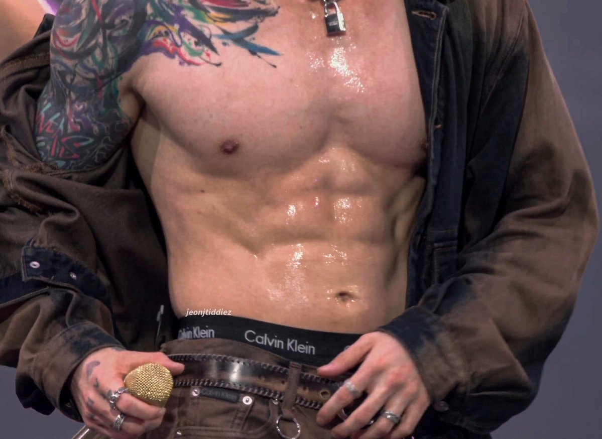 Jung Kook Calvin Klein (photo 2 of 2)
