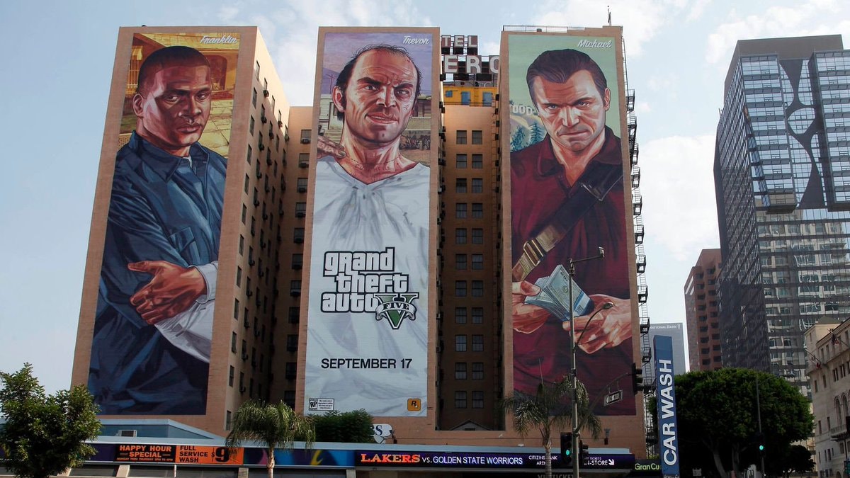 GTA V murals on buildings (photo 1 of 4)