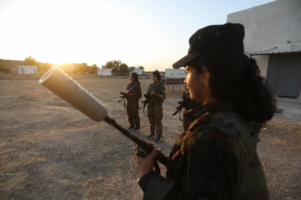 Syria women fighters denied army integration (photo 2 of 3)