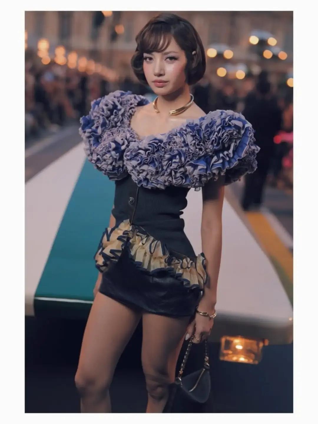 Lisa LALISA LLOUD Louis Vuitton (photo 2 of 3)