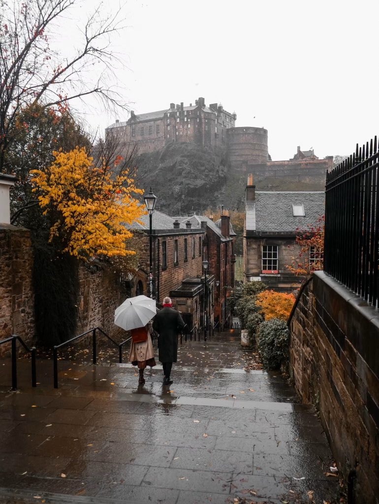 Edinburgh cityscape (photo 4 of 4)