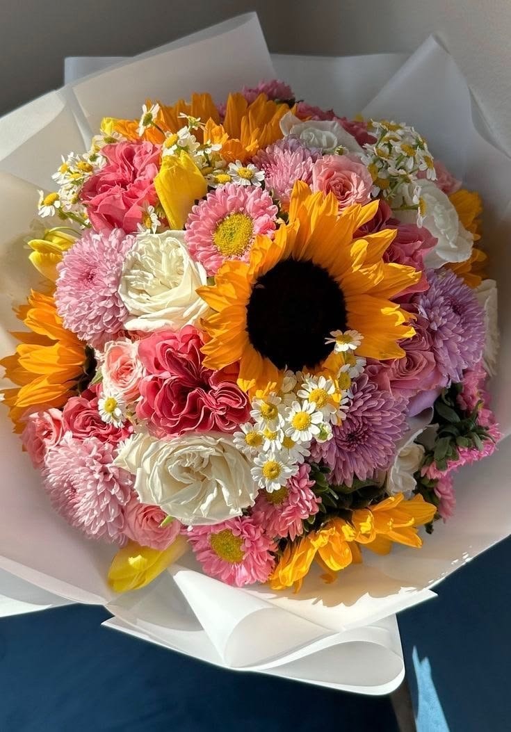sunflowers bouquet (photo 2 of 2)