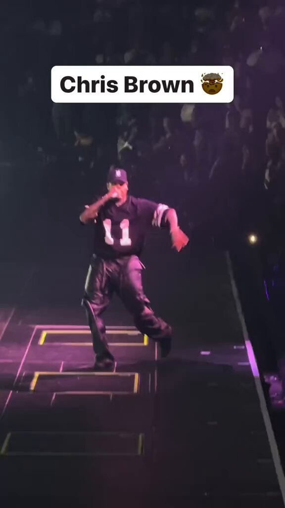 Chris Brown stage performance