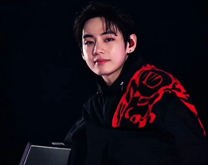 Jungkook studio portrait BTS (photo 2 of 4)