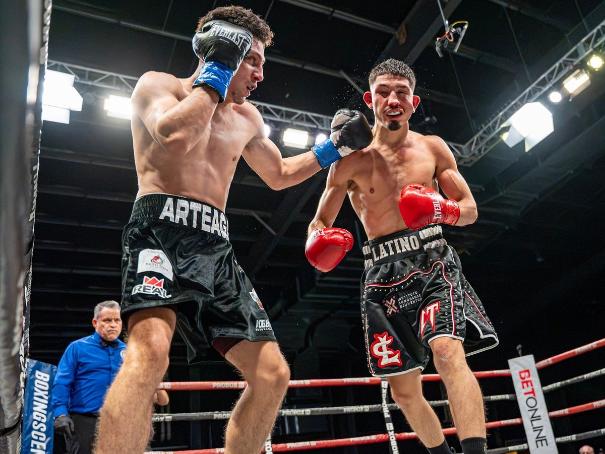 Carlos Orona TKO victory (photo 3 of 4)