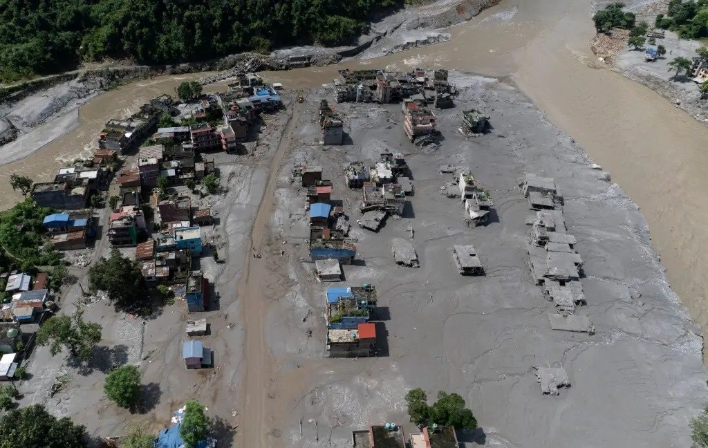 Nepal-Tibet border flood chaos (photo 2 of 3)