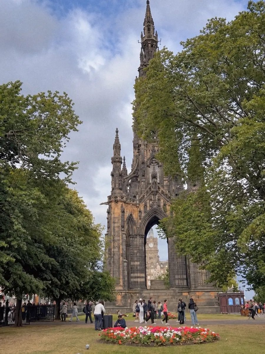 Edinburgh Scotland UK (photo 4 of 4)