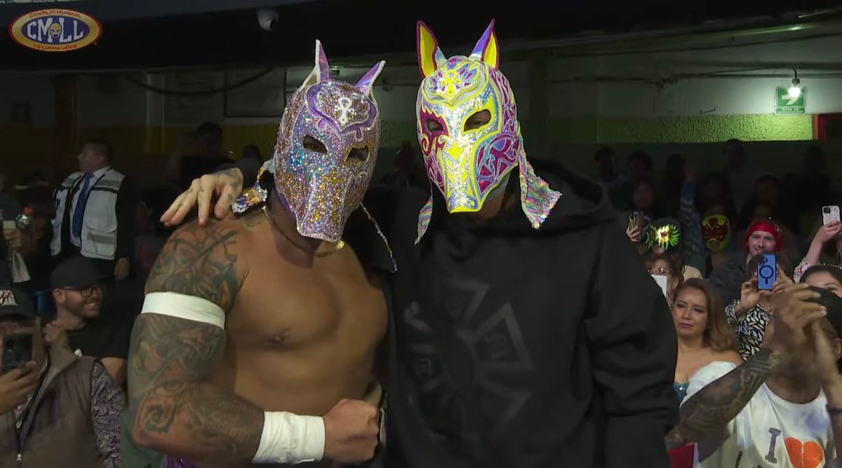 J Balvin at Arena Coliseo CMLL (photo 2 of 2)