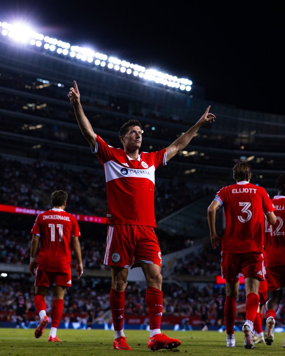 Robert Lewandowski bicycle kick MLS