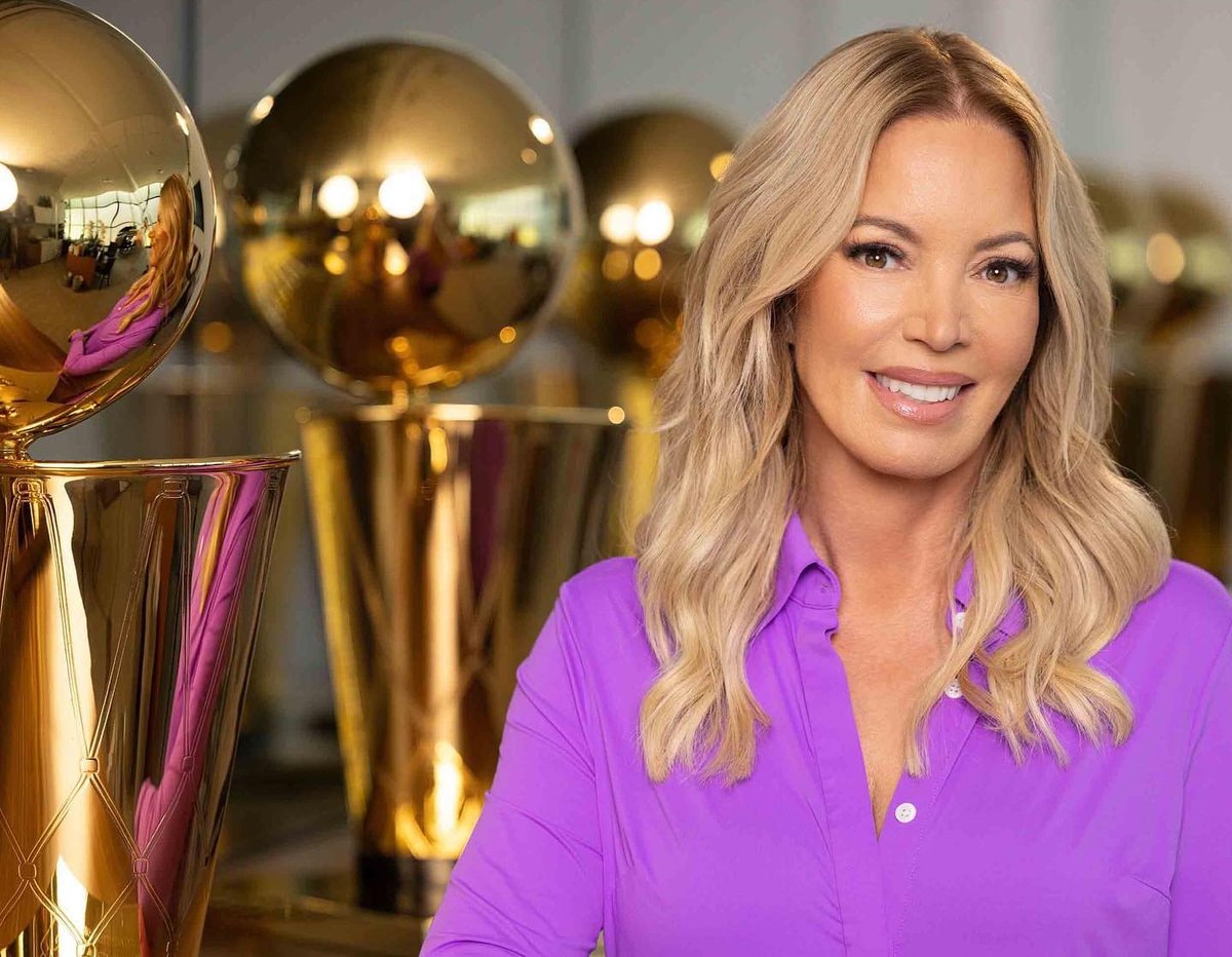 Los Angeles Lakers Buss family stats (photo 2 of 2)
