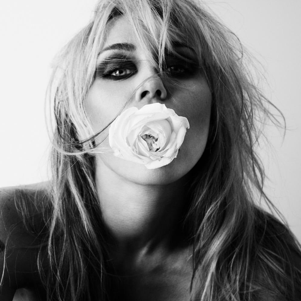 Miley Cyrus Bass Persuades chart debut