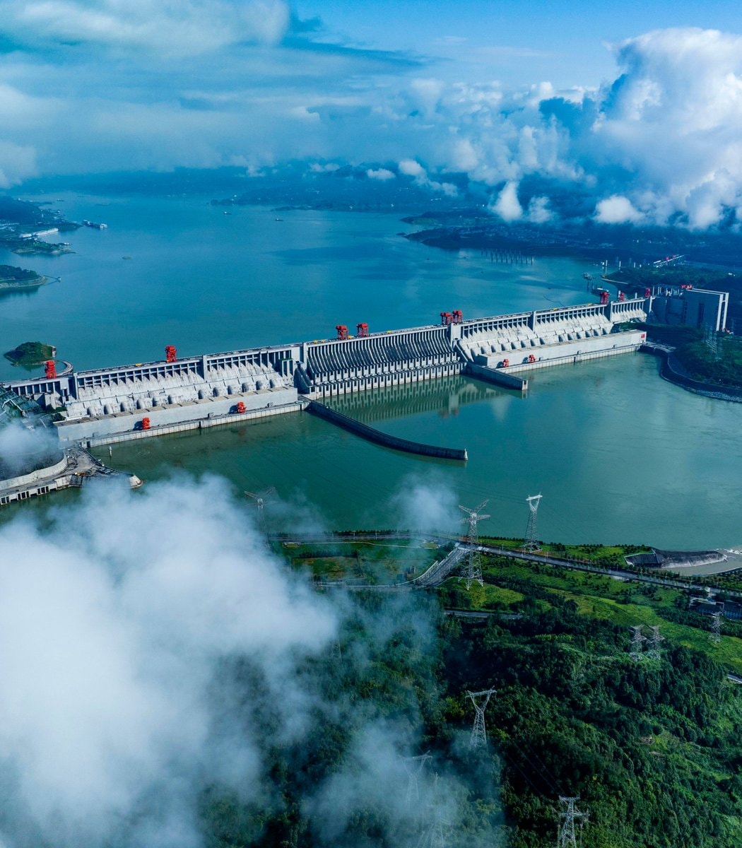 Three Gorges Dam rotation effect