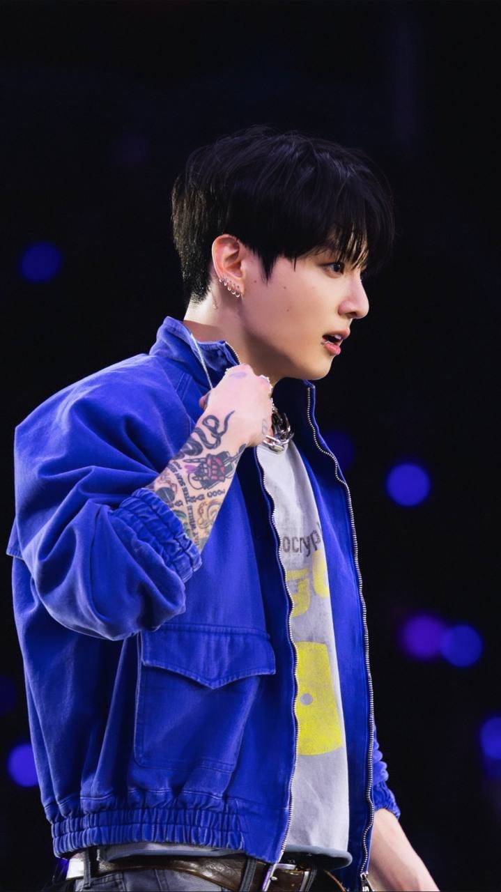 Jungkook live stage edit (photo 4 of 4)