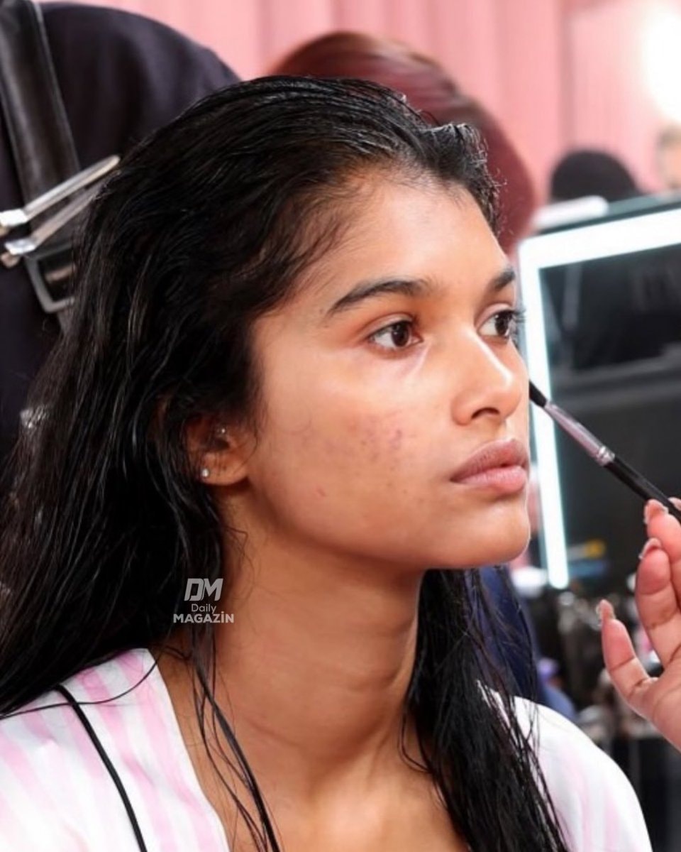 Victoria's Secret models no makeup (photo 3 of 3)