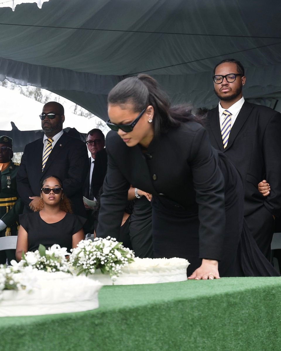 Rihanna at Sir Garfield Sobers funeral (photo 3 of 3)