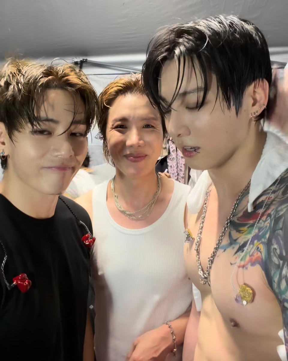 Jungkook selfie moment