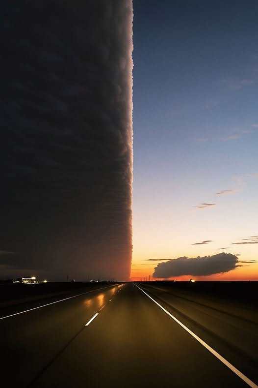 Rare cloud formation Texas