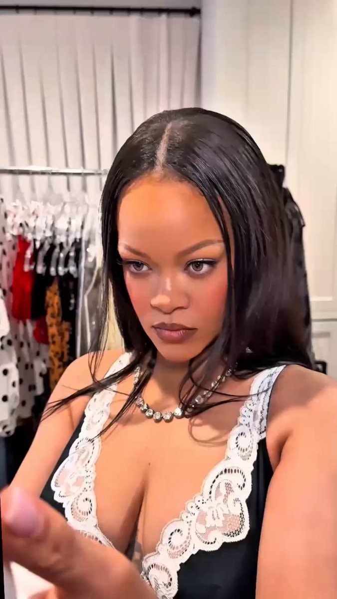 Rihanna Savage X Fenty Natalia