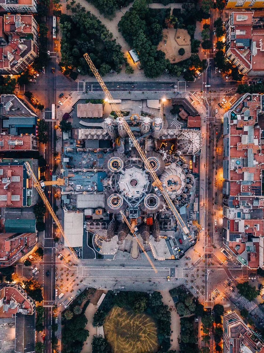 Barcelona aerial view (photo 2 of 4)
