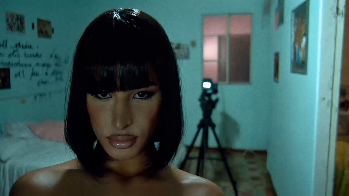 Isma CHANEL music video