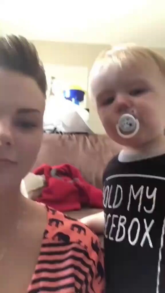 mom and toddler selfie ❤️