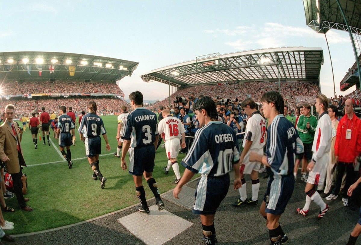 Argentina vs England in America (photo 2 of 4)