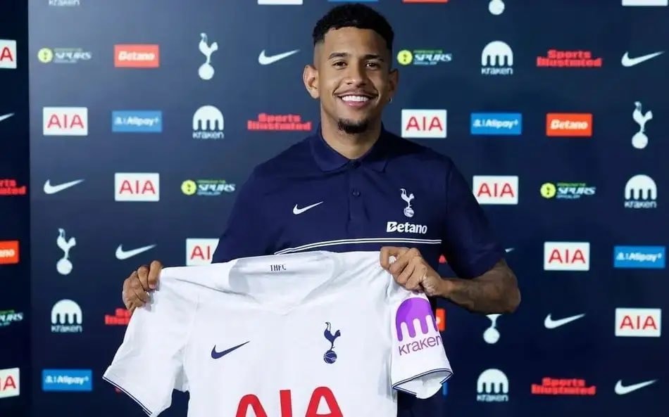 Savio signs for Tottenham