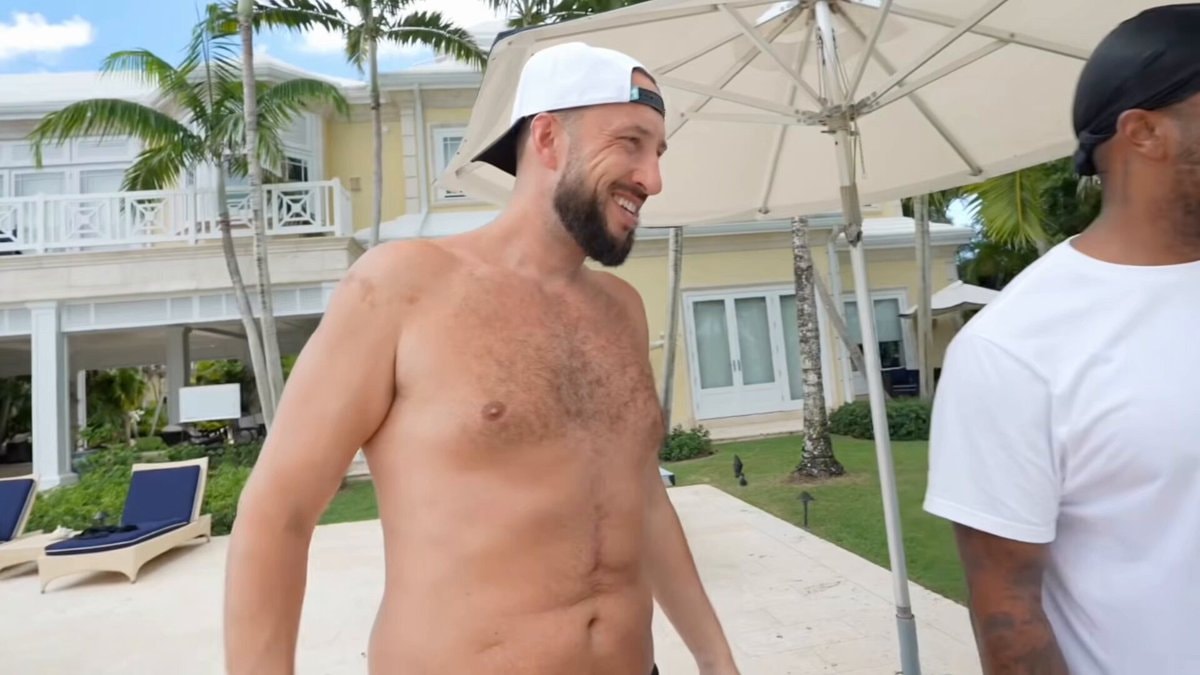 Mike Majlak denies paying girls for trips