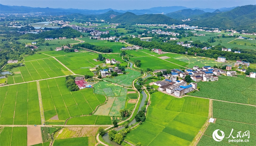 Yanba Village Ruijin Jiangxi countryside (photo 3 of 4) Yanba Village Ruijin Jiangxi countryside (photo 3 of 4)
