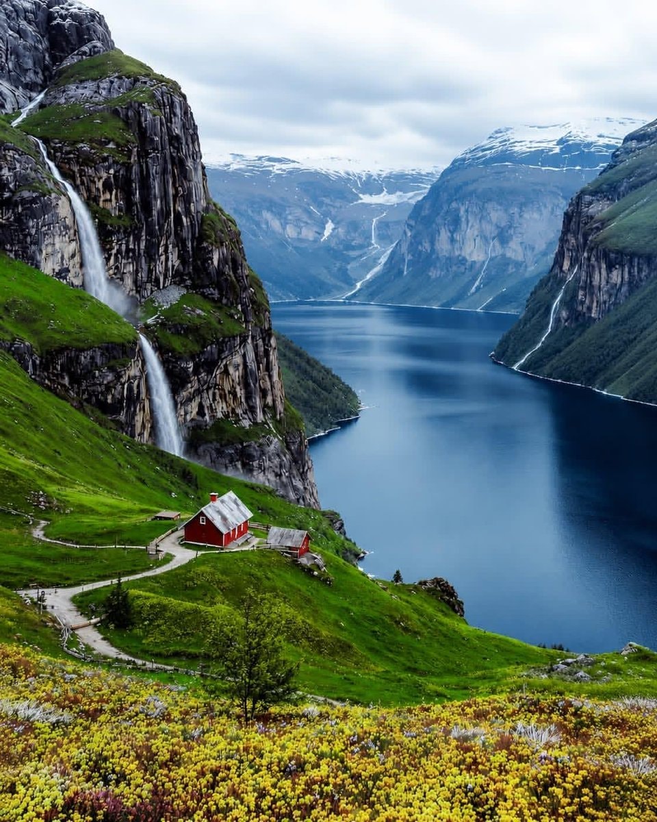 Norway fjord landscape with houses (photo 3 of 3)