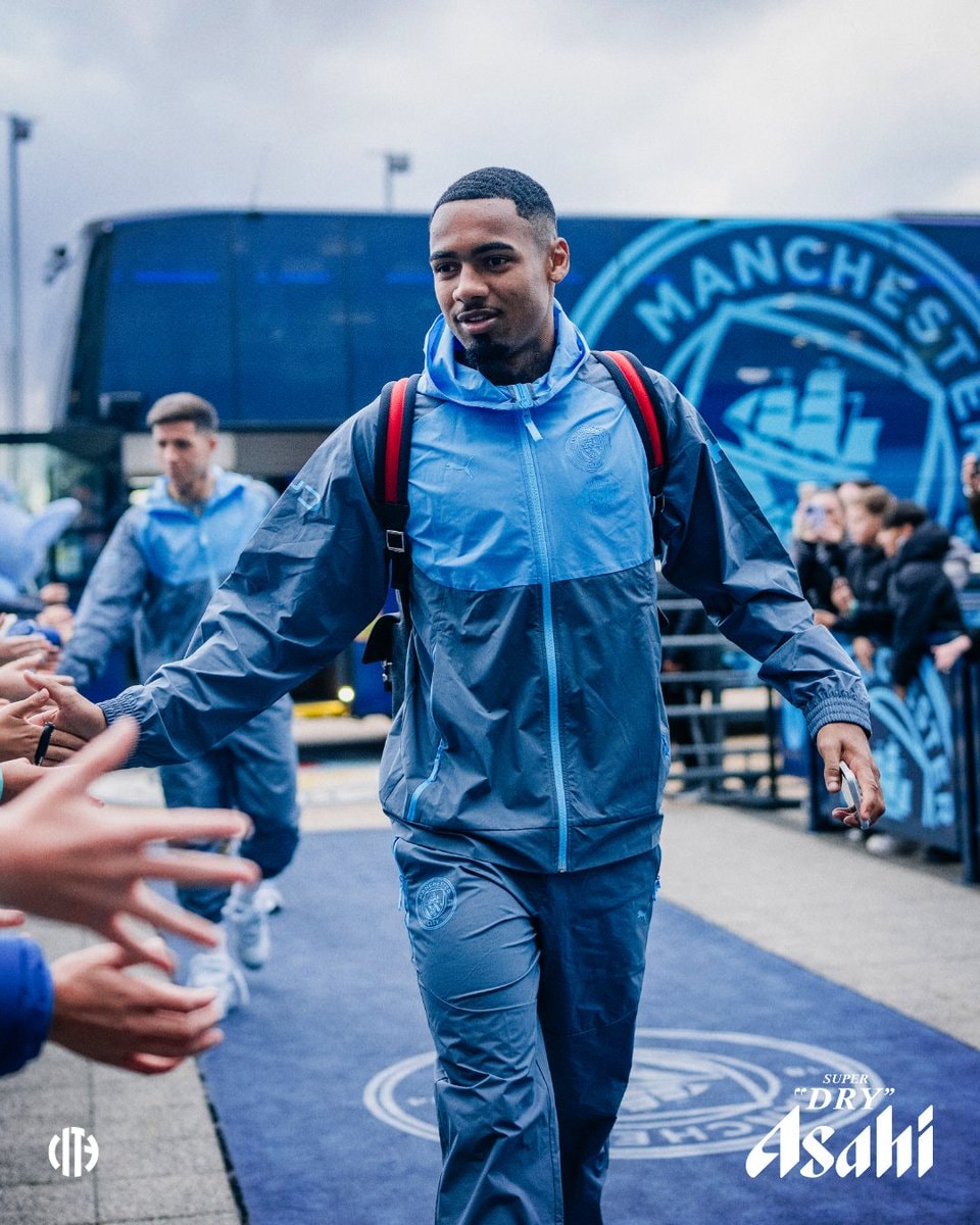 Allan Manchester City debut vs Norwich City Allan Manchester City debut vs Norwich City
