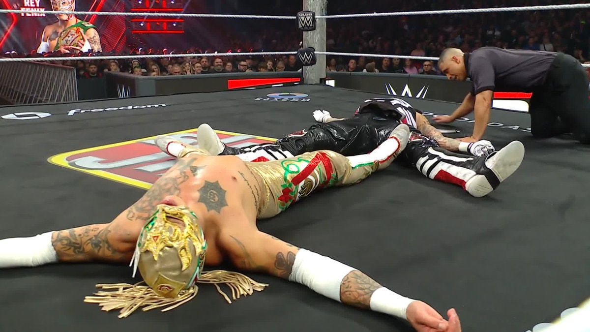 LUCHA BROS intense performance