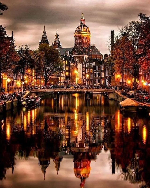Amsterdam Netherlands (photo 3 of 4)