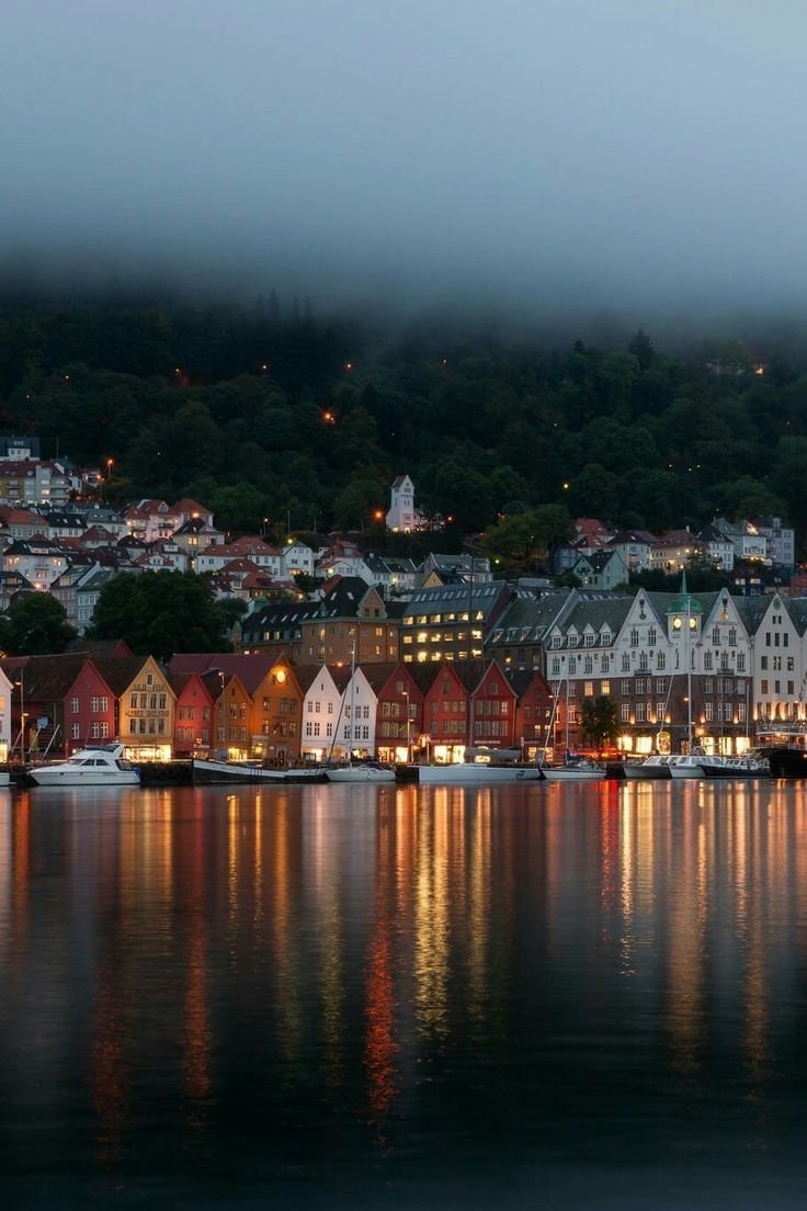 Bergen Norway harbor (photo 2 of 2)