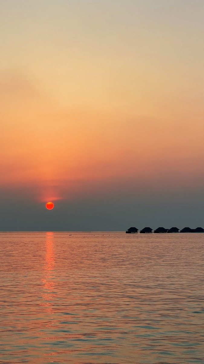 Maldives sunset (photo 2 of 4)