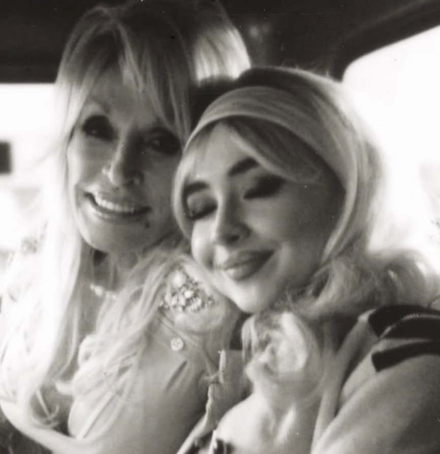 Sabrina Carpenter Dolly Parton tribute 🦋 (photo 1 of 2)