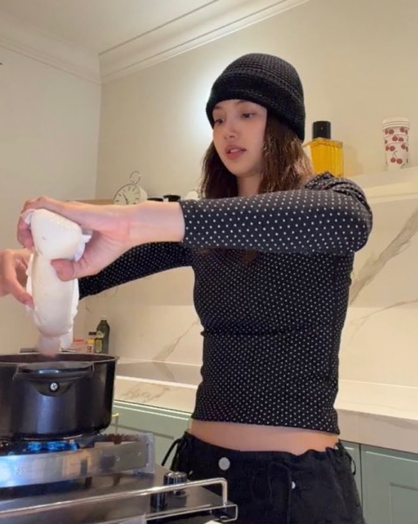 Photos of LISA from her recent live (photo 2 of 2)