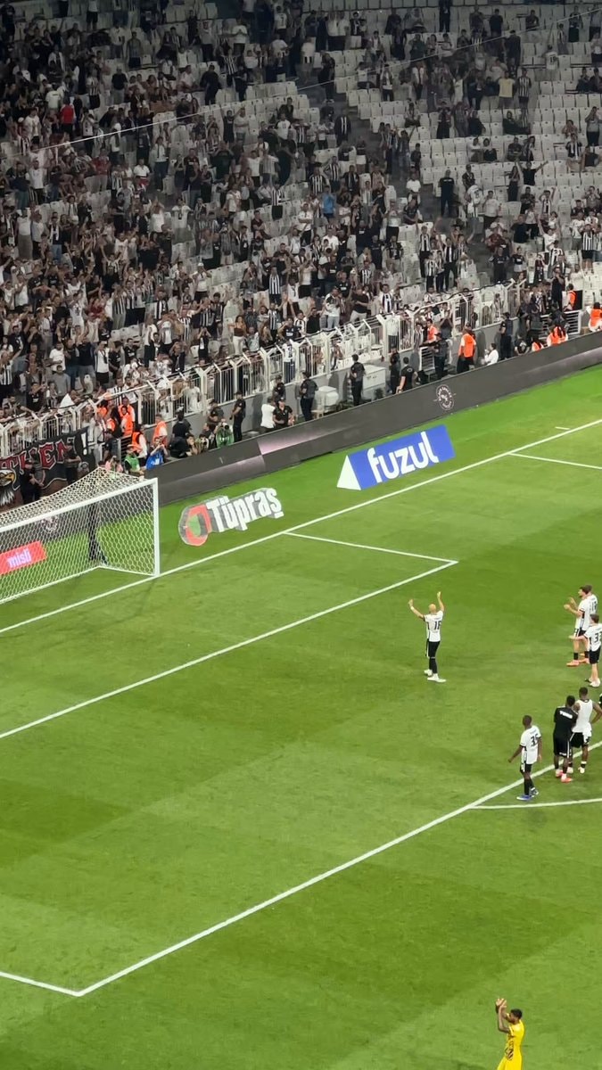 Beşiktaş winning trio Vaclav Cerny