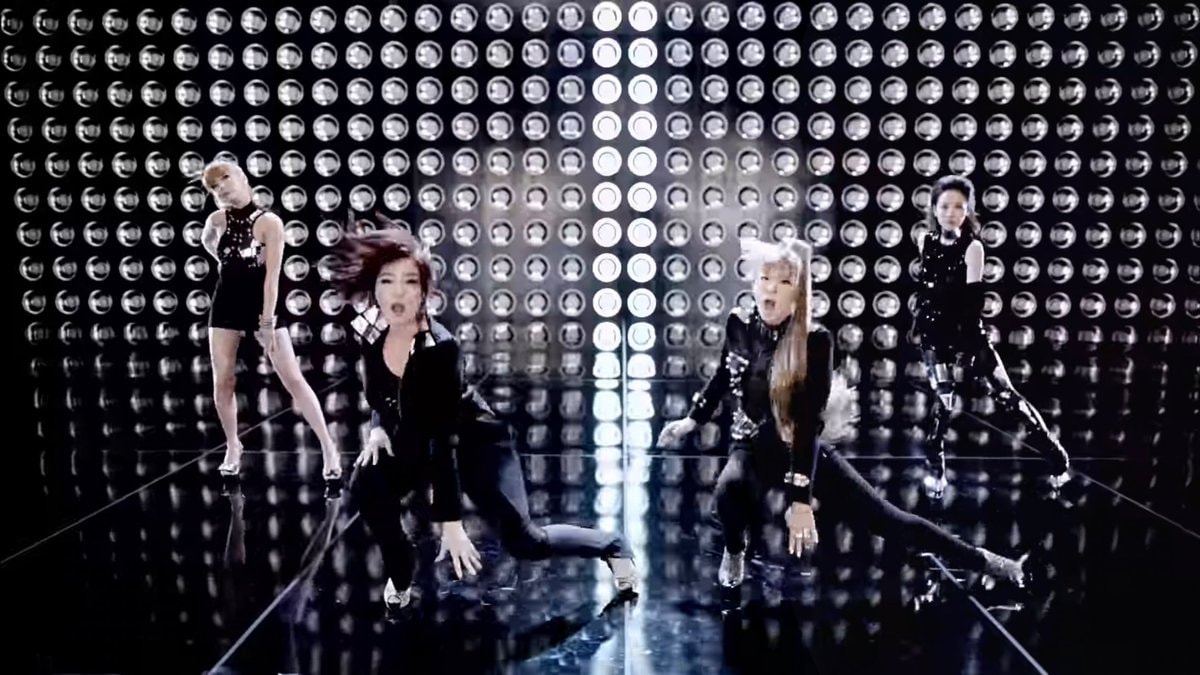 2NE1 I Am The Best 15th anniversary (photo 4 of 4)