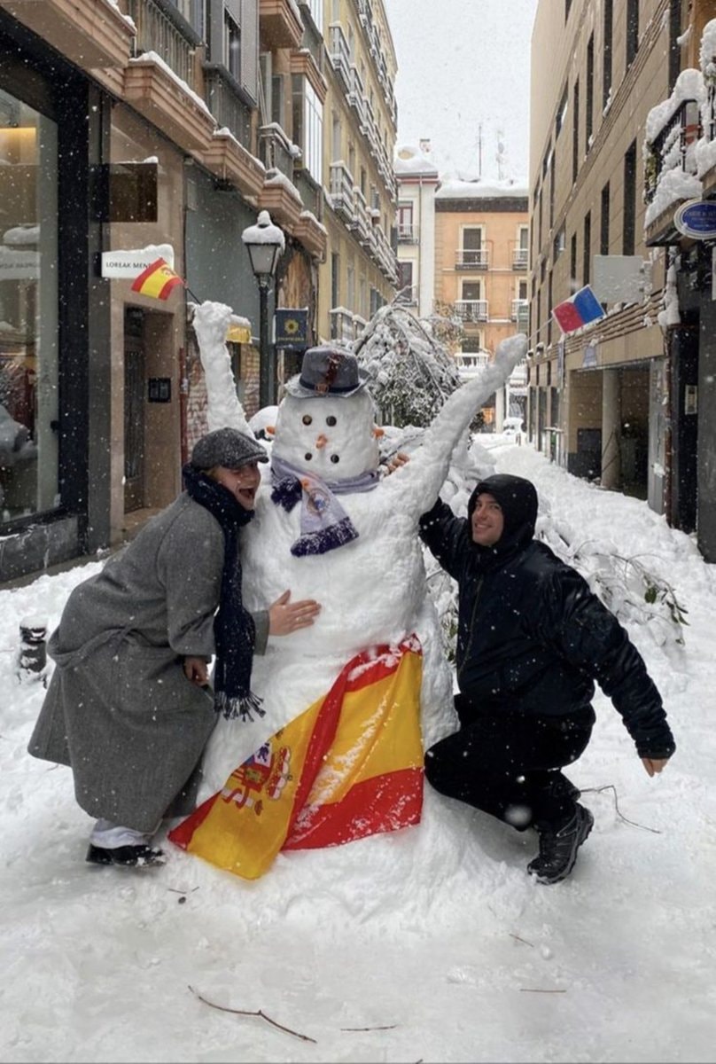 Snow Days in European Capitals (photo 1 of 2)