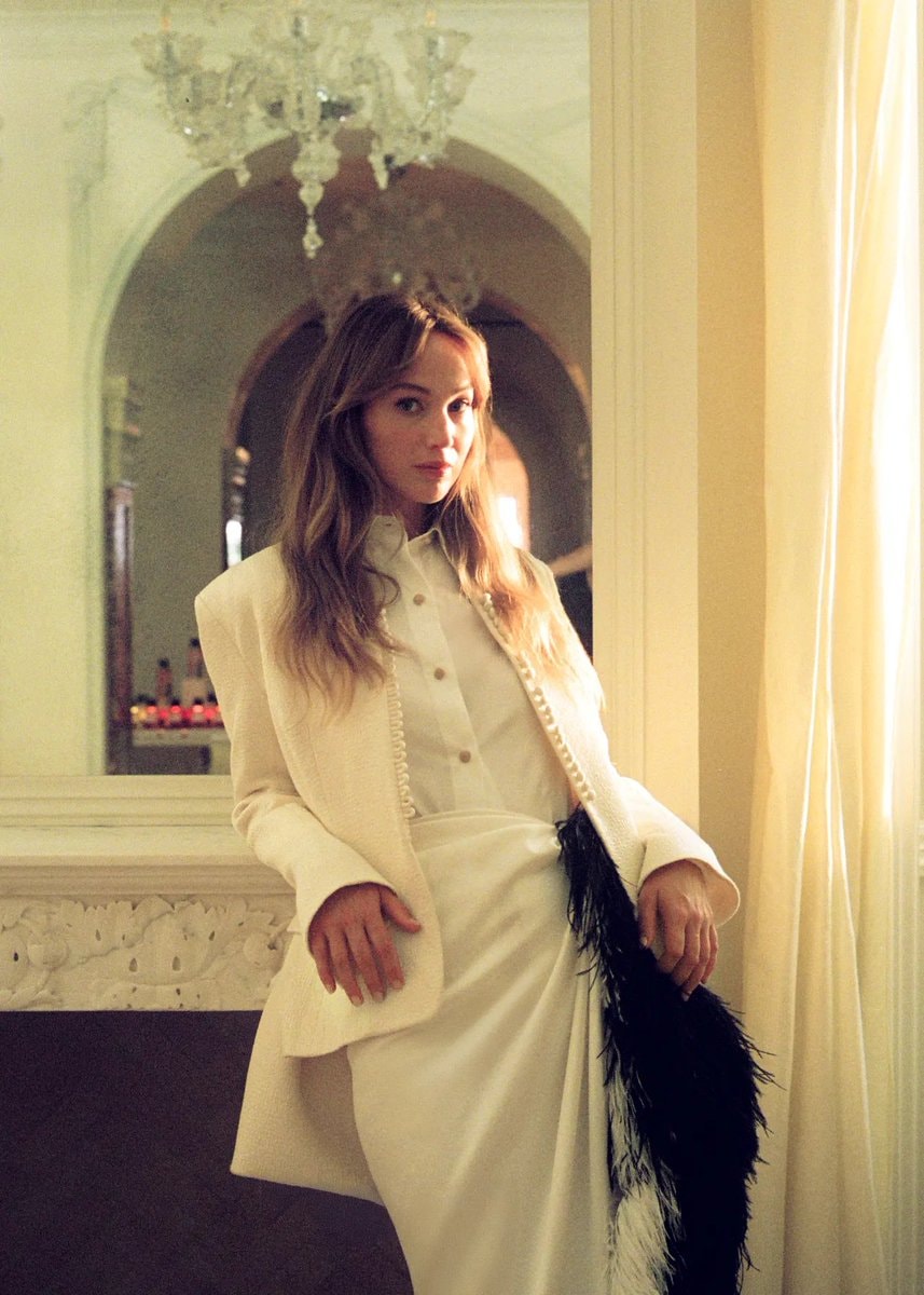 Jennifer Lawrence Vogue (photo 3 of 4)