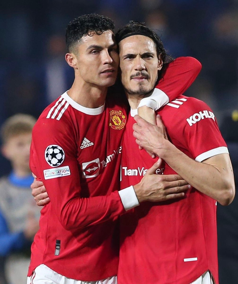 Cavani and Ronaldo Manchester United embrace