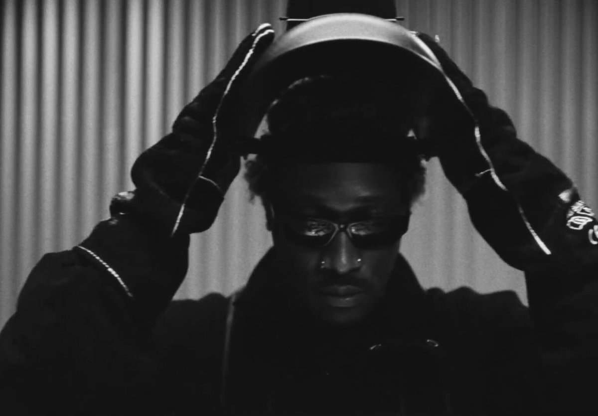 FUTURE Build A B*tch music video