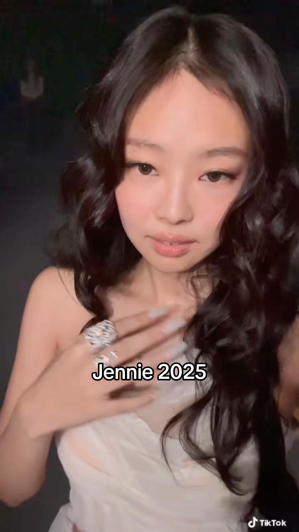 Jennie Kim 2024 cutout top (photo 2 of 3)
