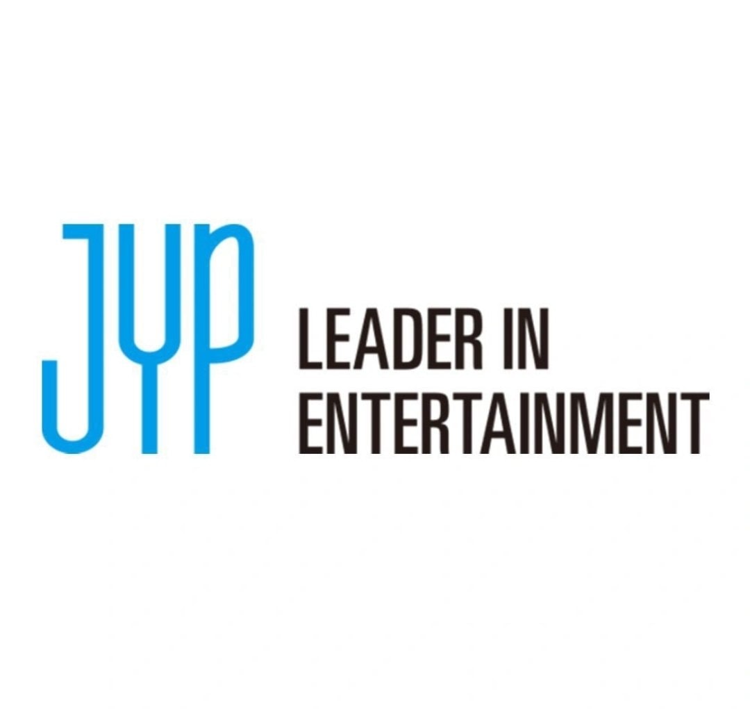 TWICE Tzuyu JYP contract renewal (photo 2 of 2)