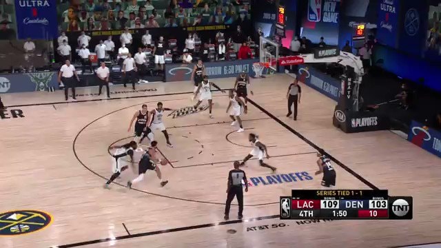 Kawhi Leonard blocks Jamal Murray