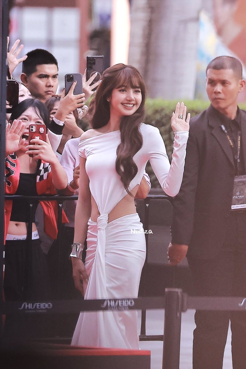 Lisa SHISEIDO ULTIMUNE event Thailand (photo 2 of 2)